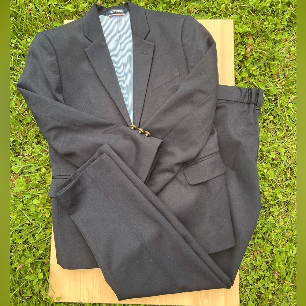 TOMMY HILFIGER | Boys (size 7) - navy blue - gold button - suit